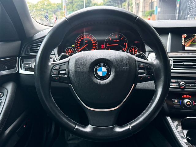 5 SERIES SEDAN F10  第10張相片