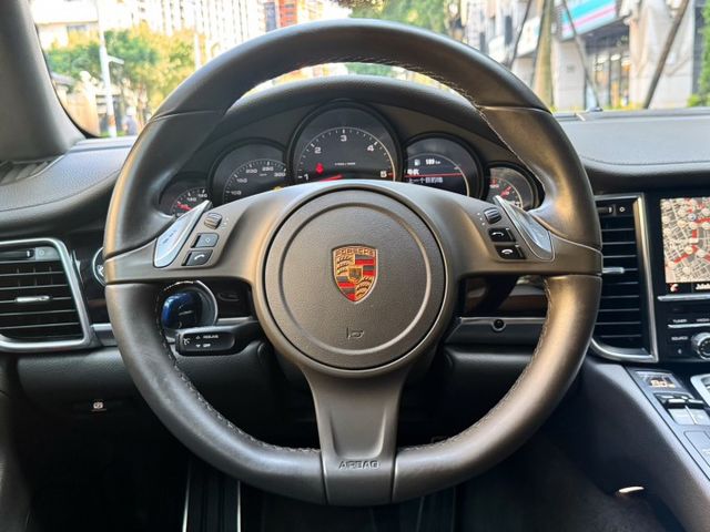 PANAMERA  第10張相片