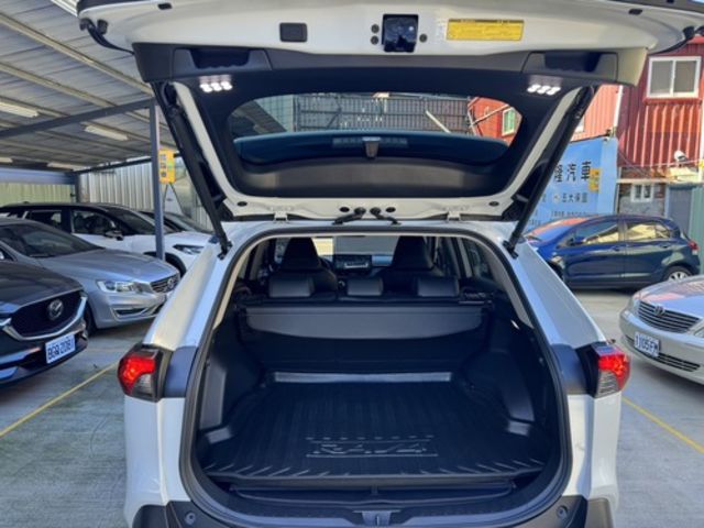 TOYOTA豐田 RAV4  第10張相片