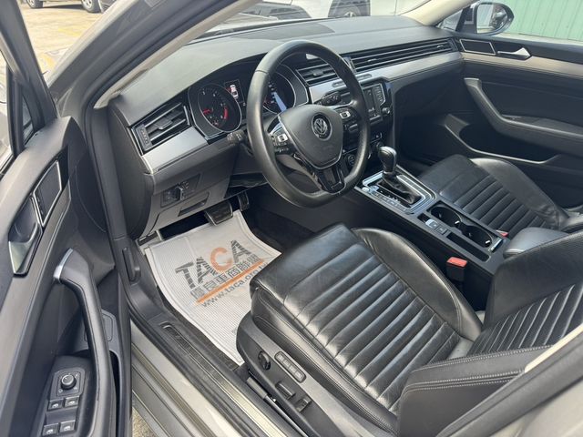 VOLKSWAGEN福斯 PASSAT  第4張相片