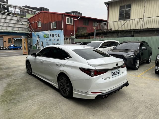 LEXUS凌志 ES250  第14張相片