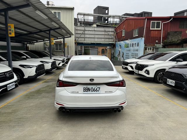LEXUS凌志 ES250  第15張相片