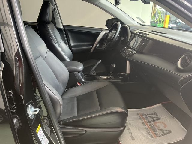 TOYOTA豐田 RAV4  第6張相片