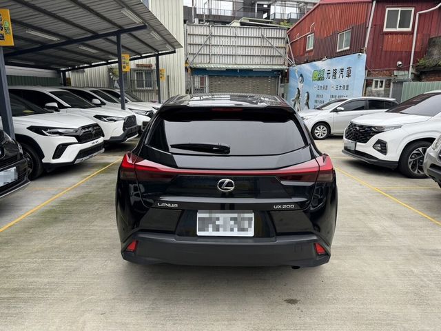 LEXUS凌志 UX200  第13張相片