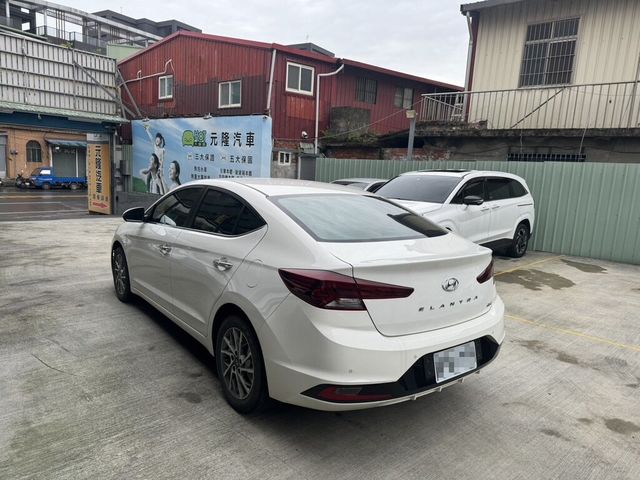 HYUNDAI現代 ELANTRA  第11張相片