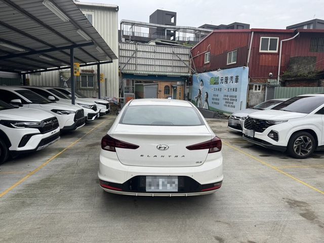 HYUNDAI現代 ELANTRA  第12張相片
