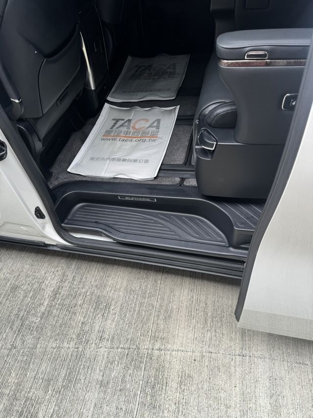 TOYOTA豐田 ALPHARD  第9張相片