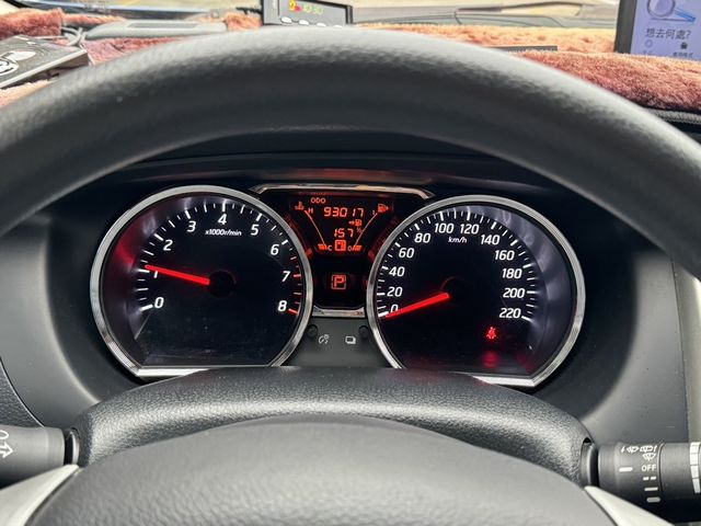 NISSAN日產 LIVINA  第4張相片
