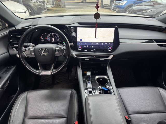 LEXUS凌志 RX350H  第6張相片