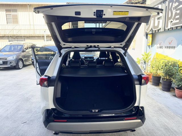 TOYOTA豐田 RAV4  第8張相片