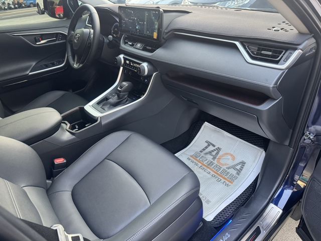 TOYOTA豐田 RAV4  第7張相片