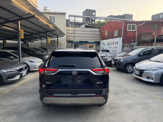 TOYOTA豐田 RAV4  第10張相片