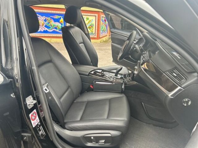 BMW寶馬 520D  第8張相片