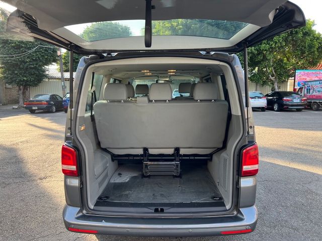 VOLKSWAGEN福斯 T5 CARAVELLE  第3張相片