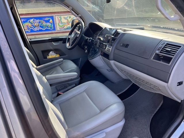 VOLKSWAGEN福斯 T5 CARAVELLE  第8張相片