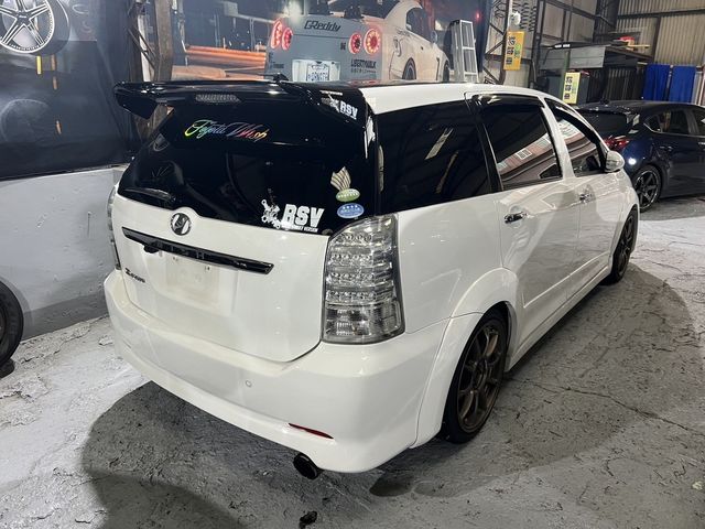 TOYOTA豐田 WISH  第2張相片