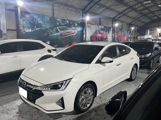 HYUNDAI現代 ELANTRA  第4張相片