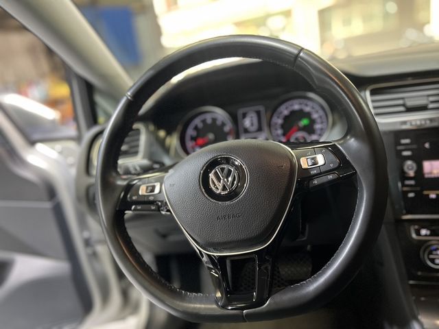VOLKSWAGEN福斯 GOLF  第8張相片