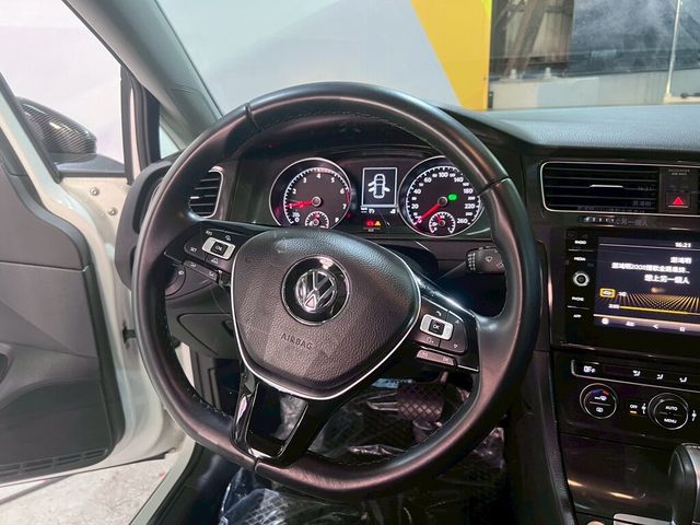 VOLKSWAGEN福斯 GOLF  第9張相片