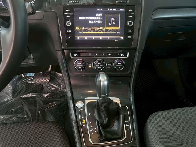 VOLKSWAGEN福斯 GOLF  第10張相片