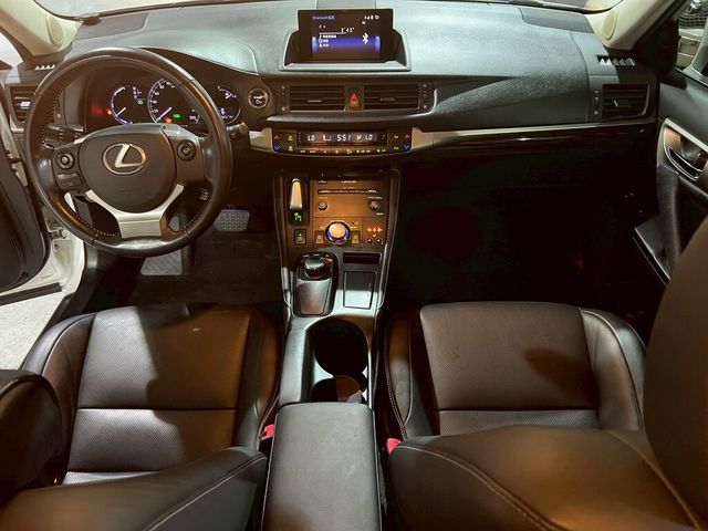 LEXUS凌志 CT200H  第7張相片