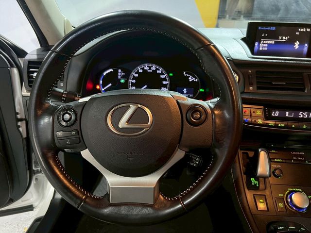 LEXUS凌志 CT200H  第8張相片