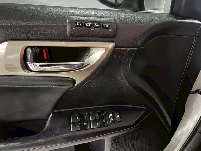 LEXUS凌志 CT200H  第13張相片