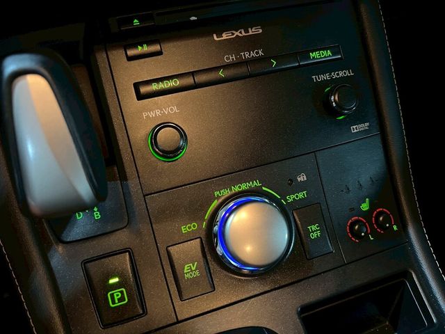 LEXUS凌志 CT200H  第14張相片