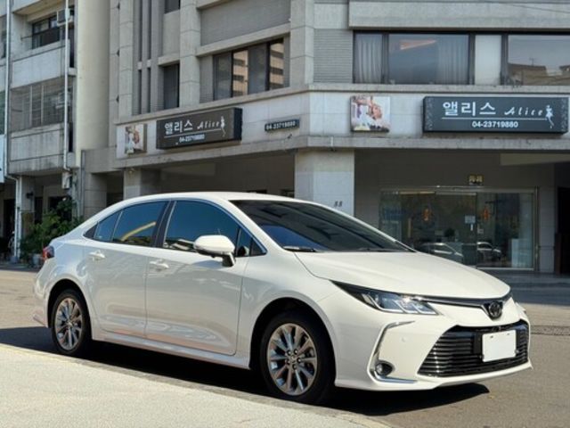 TOYOTA豐田 ALTIS  第3張相片