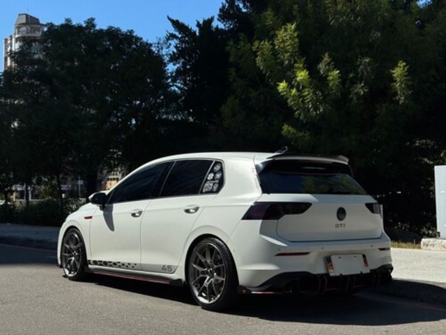VOLKSWAGEN福斯 GOLF GTI  第6張相片