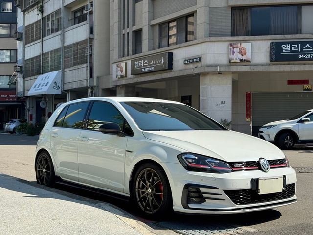 VOLKSWAGEN福斯 GOLF  第3張相片