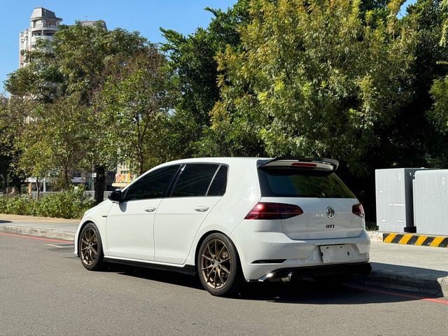 VOLKSWAGEN福斯 GOLF  第6張相片