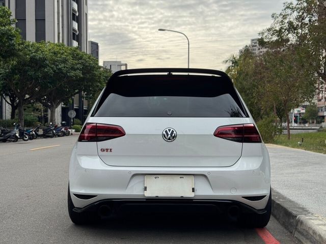 VOLKSWAGEN福斯 GOLF GTI  第5張相片
