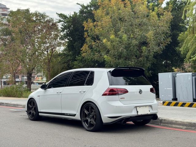 VOLKSWAGEN福斯 GOLF GTI  第6張相片