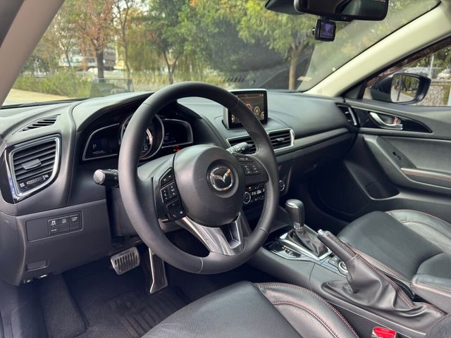 MAZDA馬自達 MAZDA 3  第7張相片