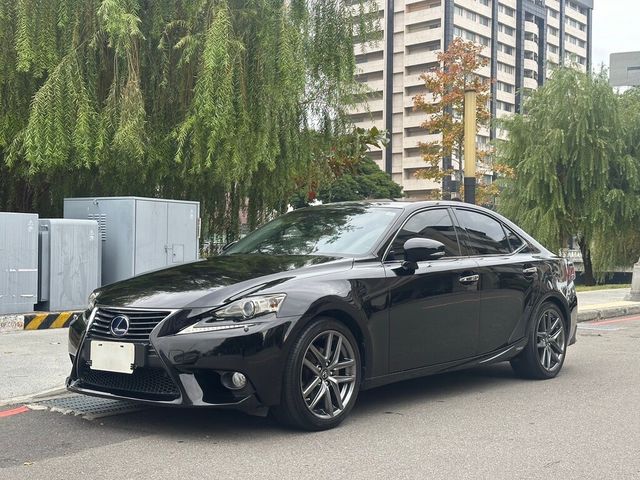 LEXUS凌志 IS 300H  第1張相片