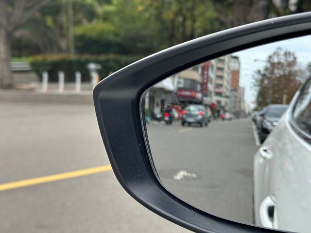 MAZDA馬自達 MAZDA 3  第8張相片