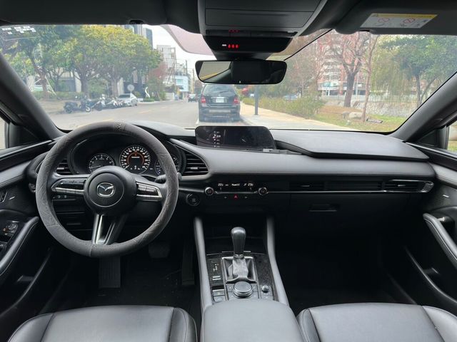 MAZDA馬自達 MAZDA 3  第17張相片