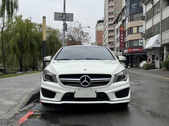 M-BENZ賓士 CLA250  第2張相片