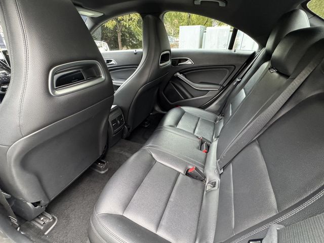 M-BENZ賓士 CLA250  第8張相片
