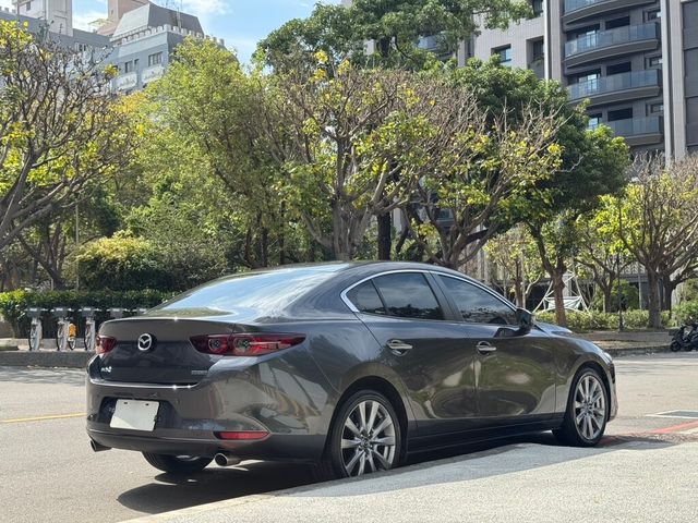 MAZDA馬自達 MAZDA 3  第7張相片