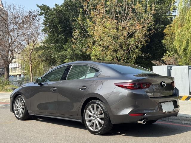 MAZDA馬自達 MAZDA 3  第11張相片