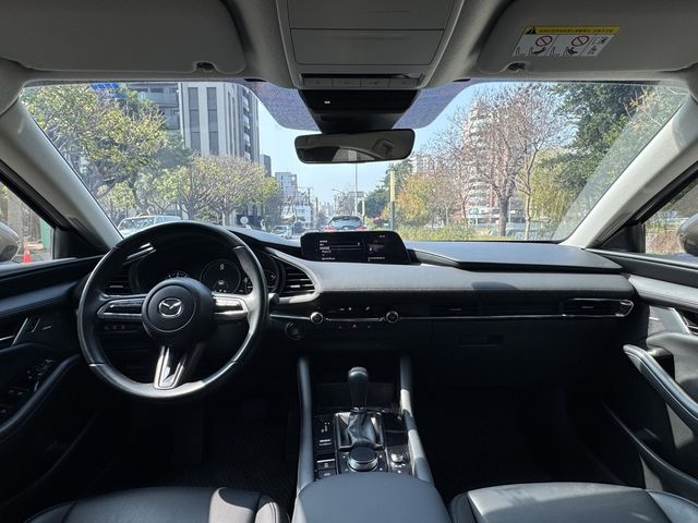 MAZDA馬自達 MAZDA 3  第13張相片