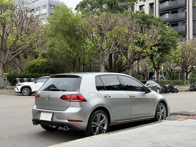 VOLKSWAGEN福斯 GOLF  第7張相片