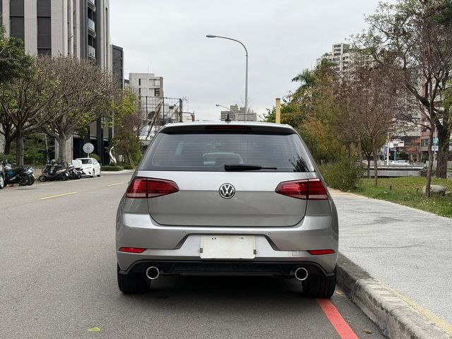 VOLKSWAGEN福斯 GOLF  第9張相片