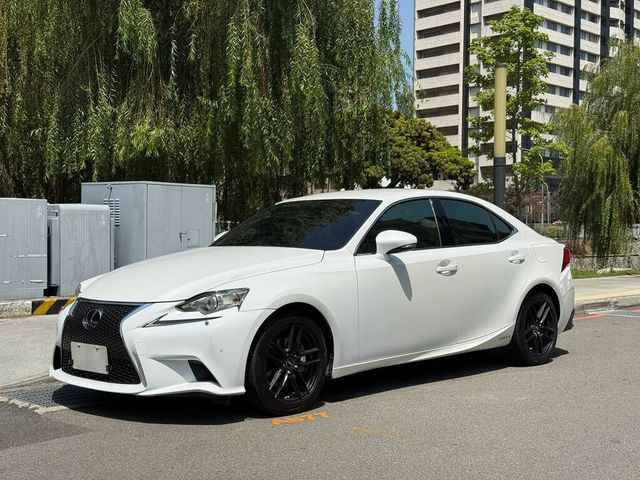 LEXUS凌志 IS 300H  第1張相片