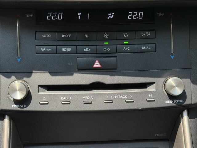 LEXUS凌志 IS 300H  第13張相片