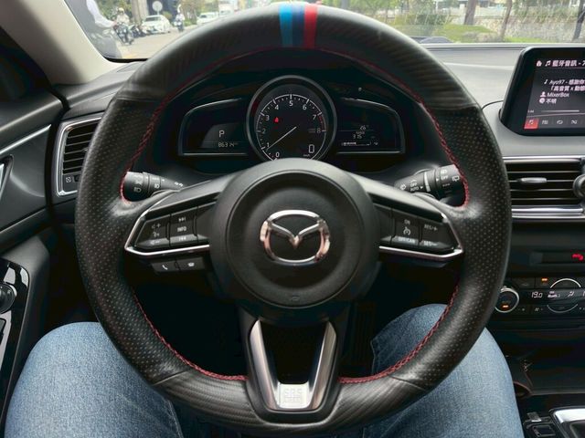MAZDA馬自達 MAZDA 3  第8張相片