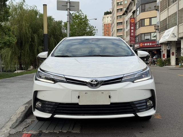 TOYOTA豐田 ALTIS  第2張相片