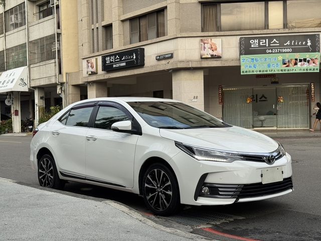 TOYOTA豐田 ALTIS  第3張相片